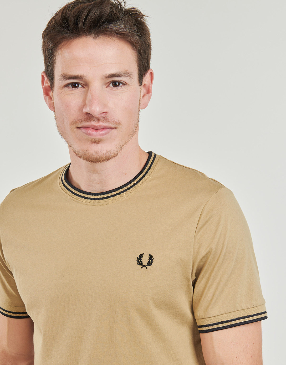 Fred Perry Beige / Noir TWIN TIPPED T-SHIRT xep71V3h